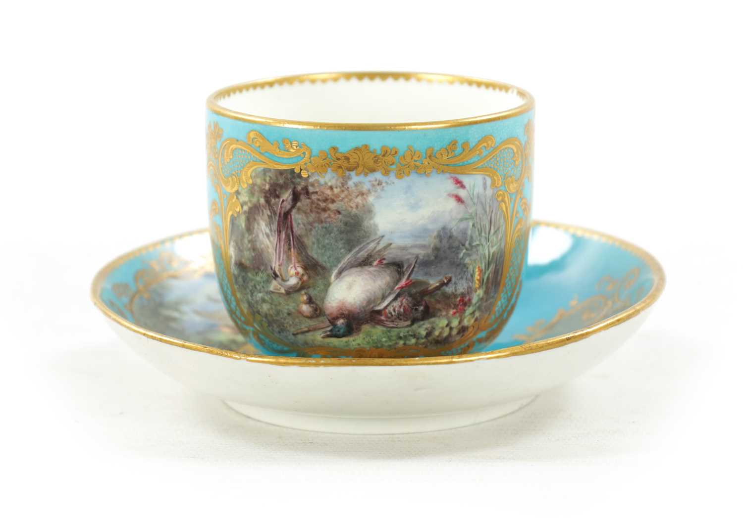 A FINE LATE 18TH / 19TH CENTURY SEVRES PORCELAIN CUP AND SAUCER
