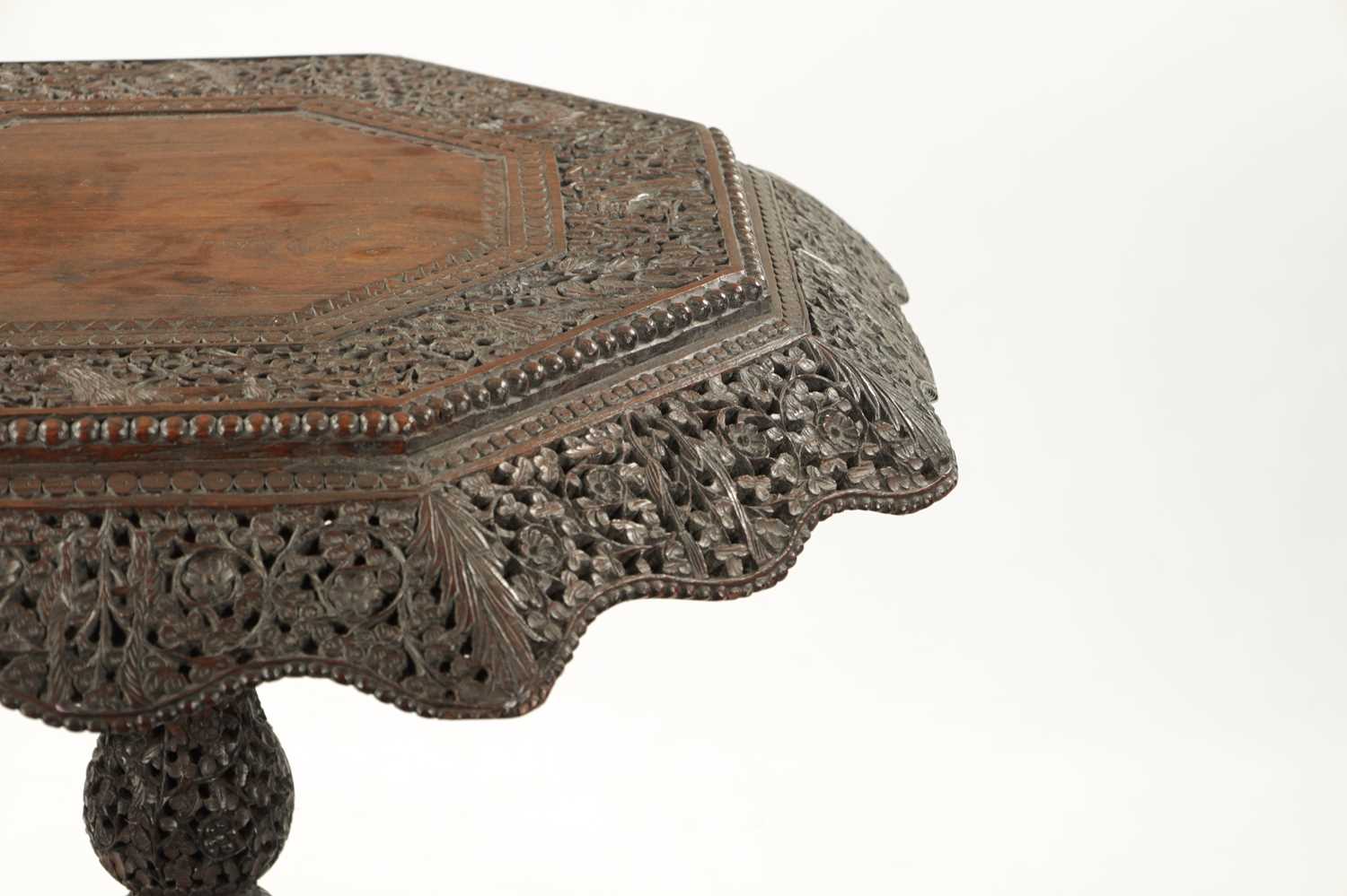 A 19TH CENTURY CARVED HARDWOOD ANGLO INDIAN CENTRE TABLE - Image 3 of 6