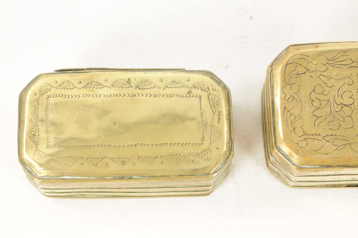 TWO 18TH CENTURY BRASS TOBACCO/SNUFF BOXES - Image 3 of 9
