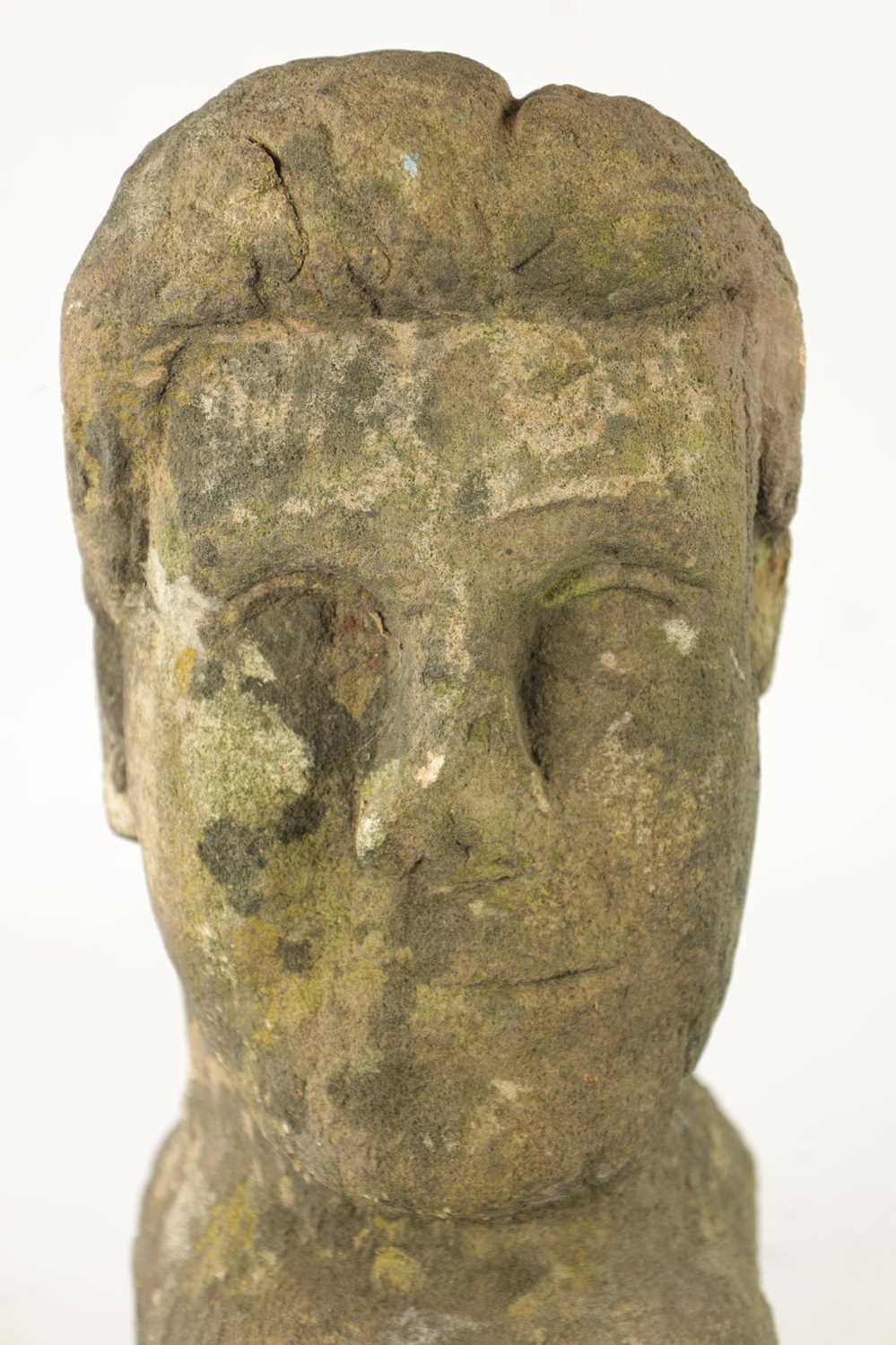 AN EARLY CARVED STONE BUST - Image 3 of 5