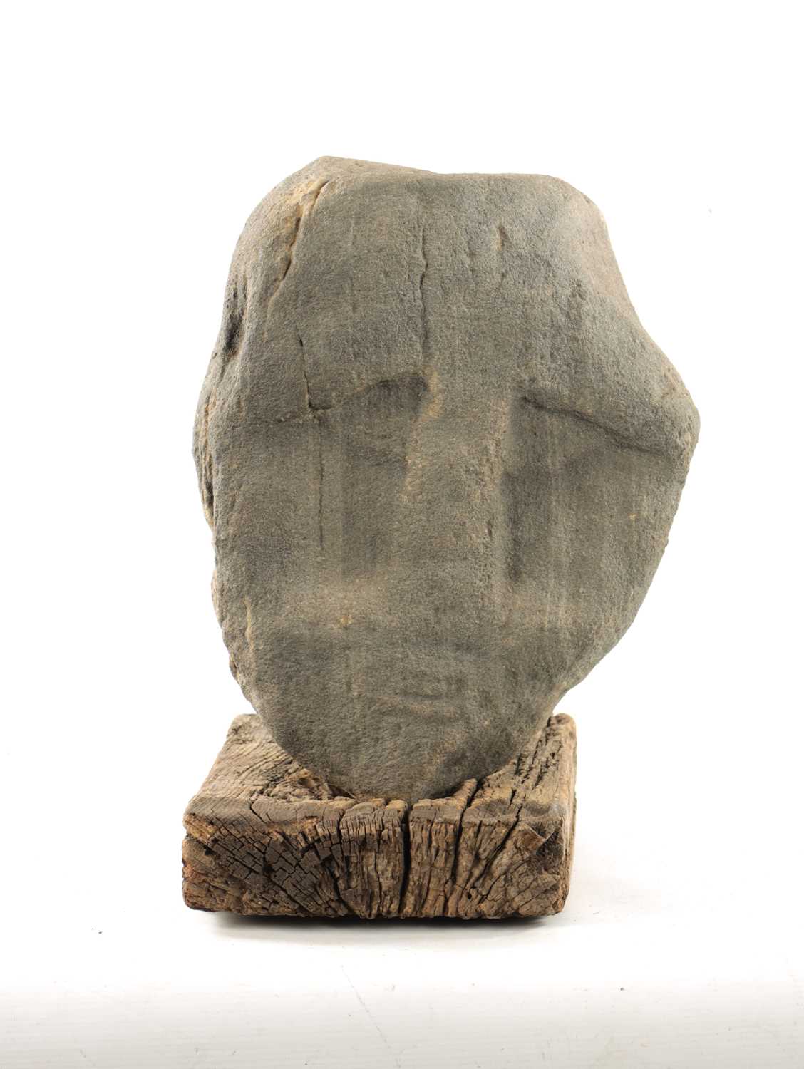 AN EARLY CARVED STONE HEAD / SCULPTURE