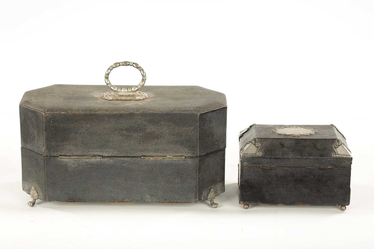 AN 18TH CENTURY SHAGREEN CADDY BOX AND A SIMILAR SMALLER CASKET - Image 6 of 6