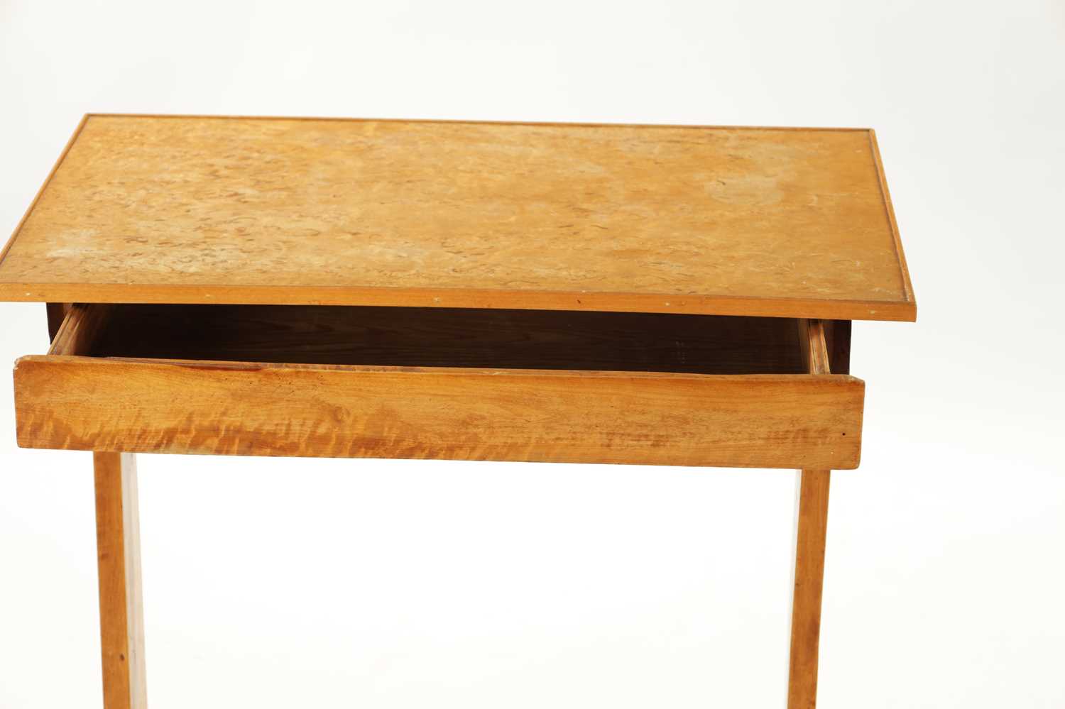 A 19TH CENTURY BURR MAPLE SIDE TABLE - Image 5 of 5