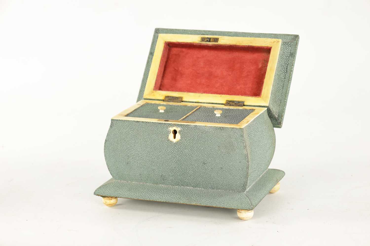 AN ENGLISH SHAGREEN TEA CADDY - Image 4 of 5