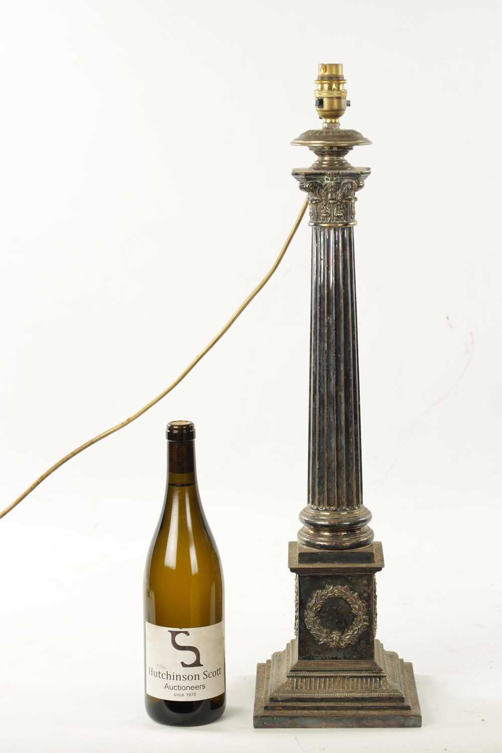 A 19TH CENTURY SILVER PLATED CORINTHIAN COLUMN TABLE LAMP - Image 6 of 6