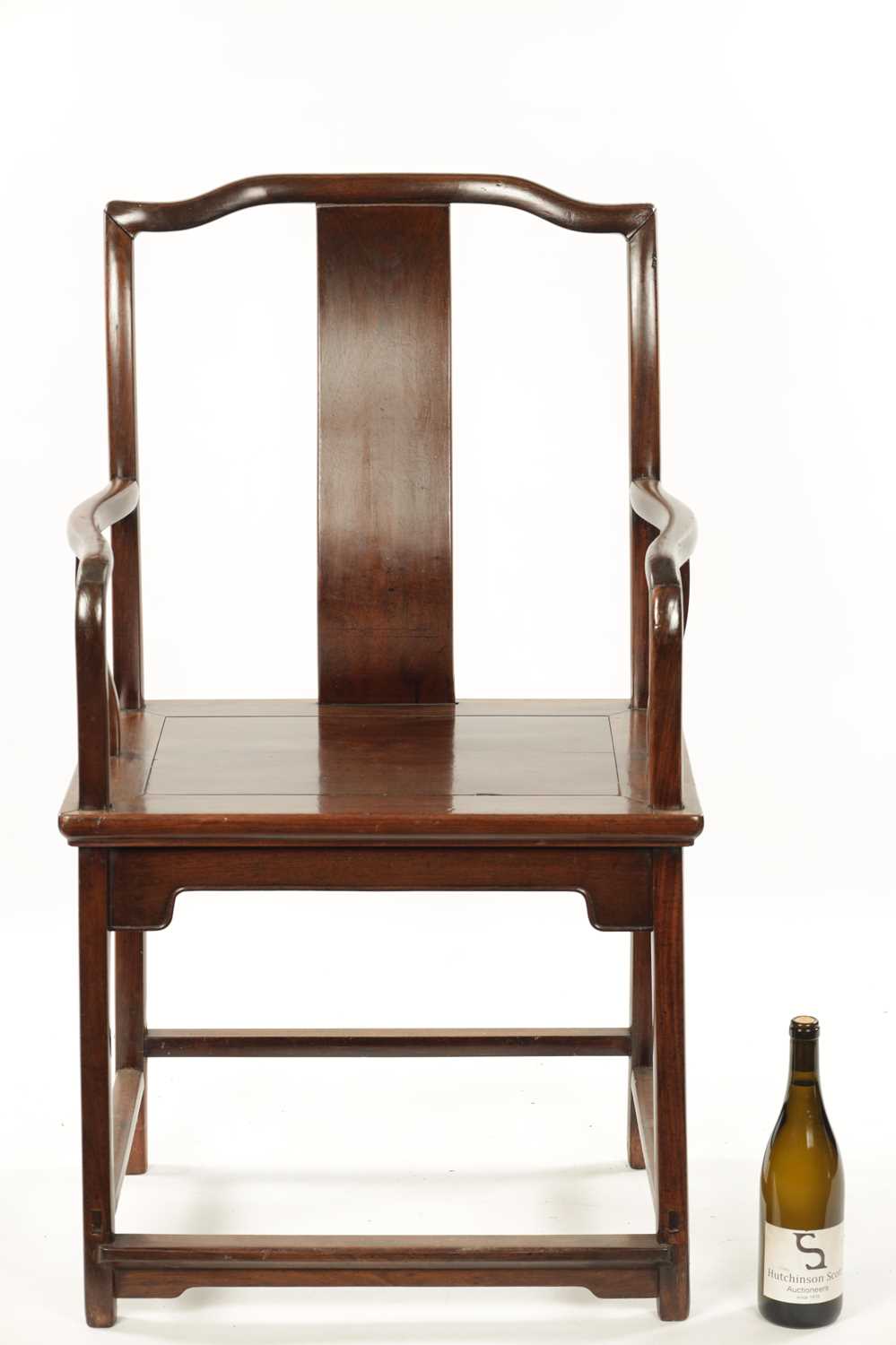 A 19TH CENTURY CHINESE HONGMU ARMCHAIR - Image 2 of 7