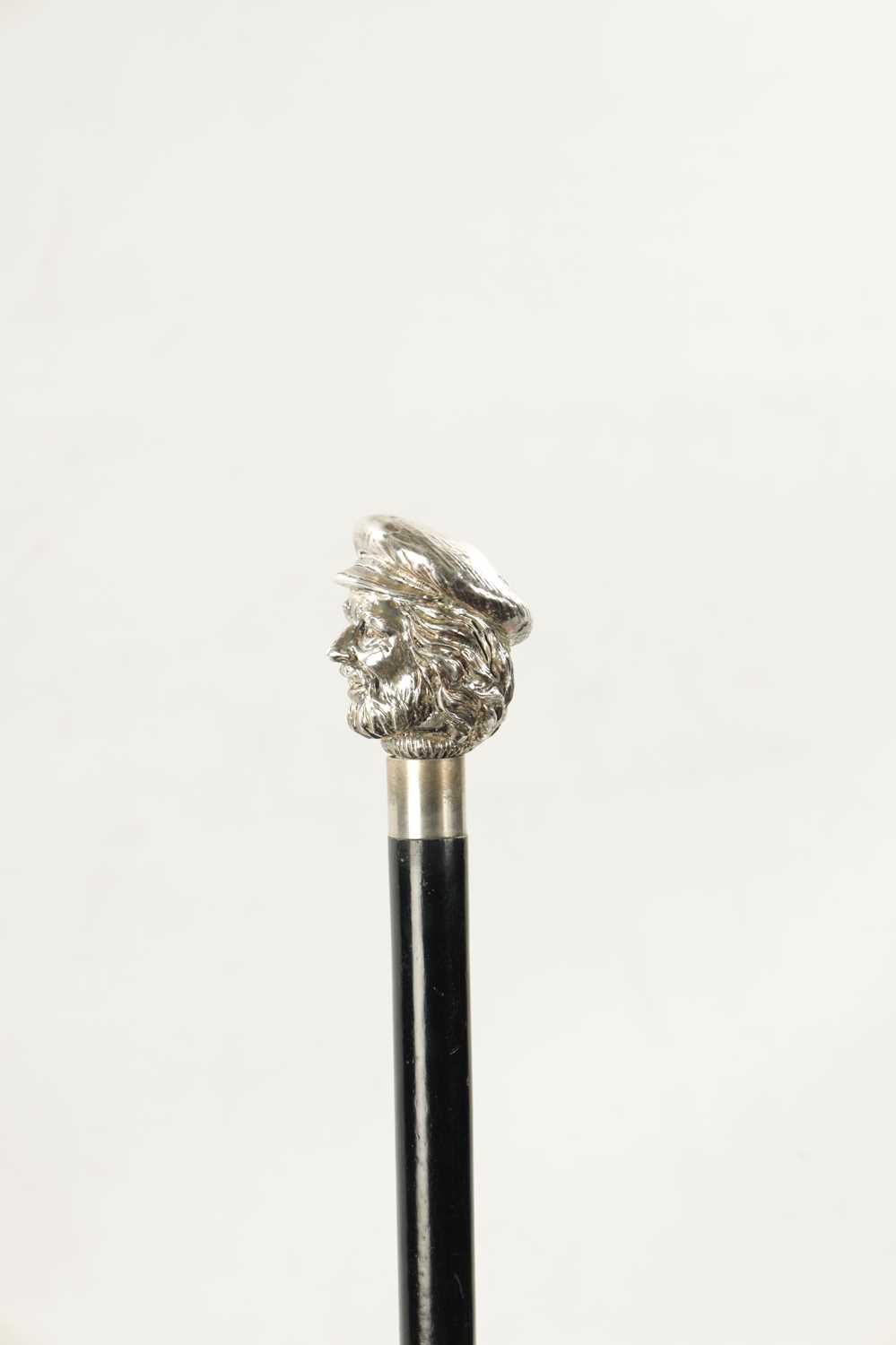 A 20TH CENTURY ITALIAN SILVER PLATE FIGURAL TOPPED WALKING STICK - Image 2 of 7