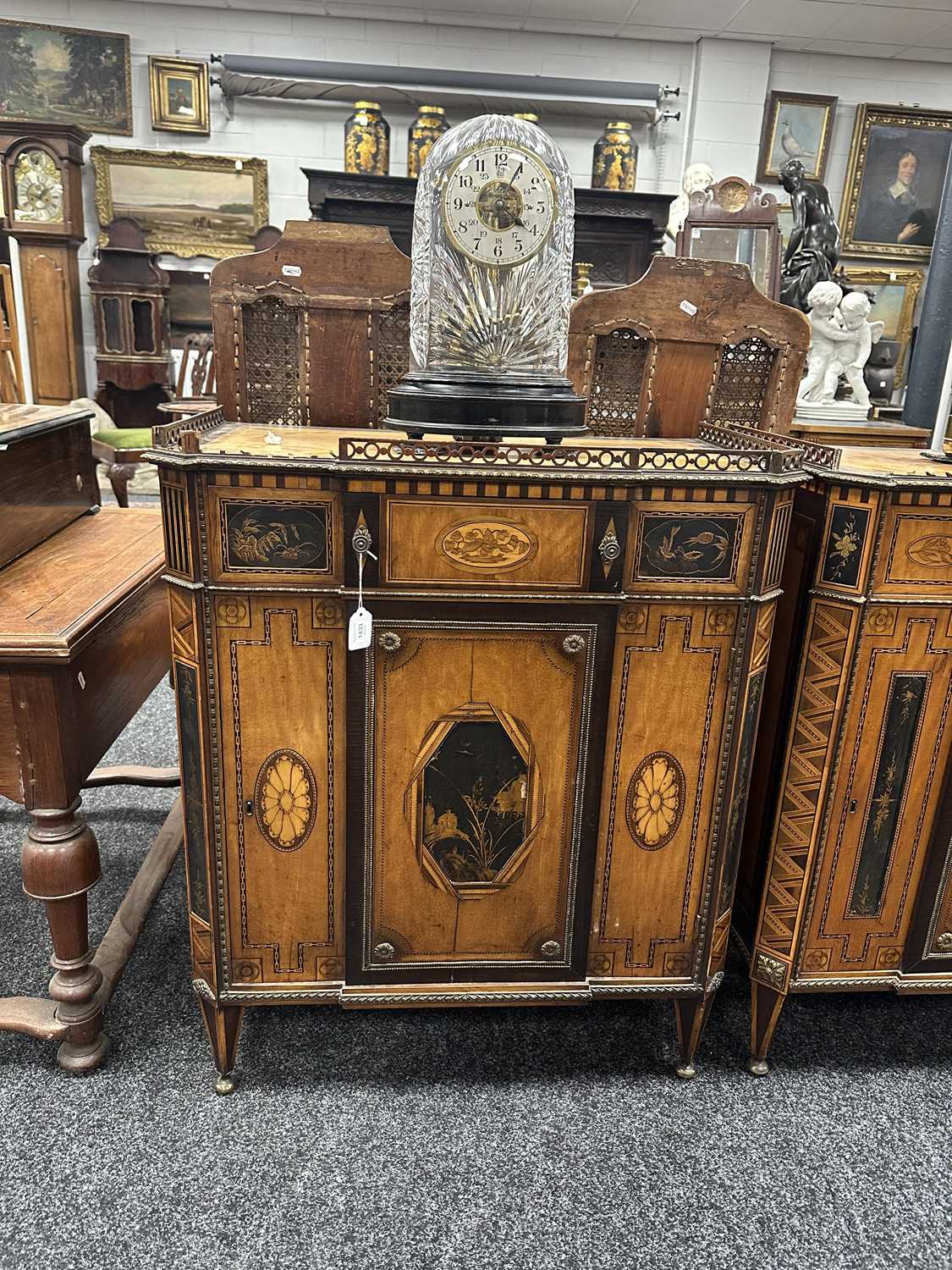 A FINE PAIR OF 18TH CENTURY CONTINENTAL SATINWOOD AND MAHOGANY LACQUERWORK AND INLAID SIDE CABINETS - Image 12 of 15