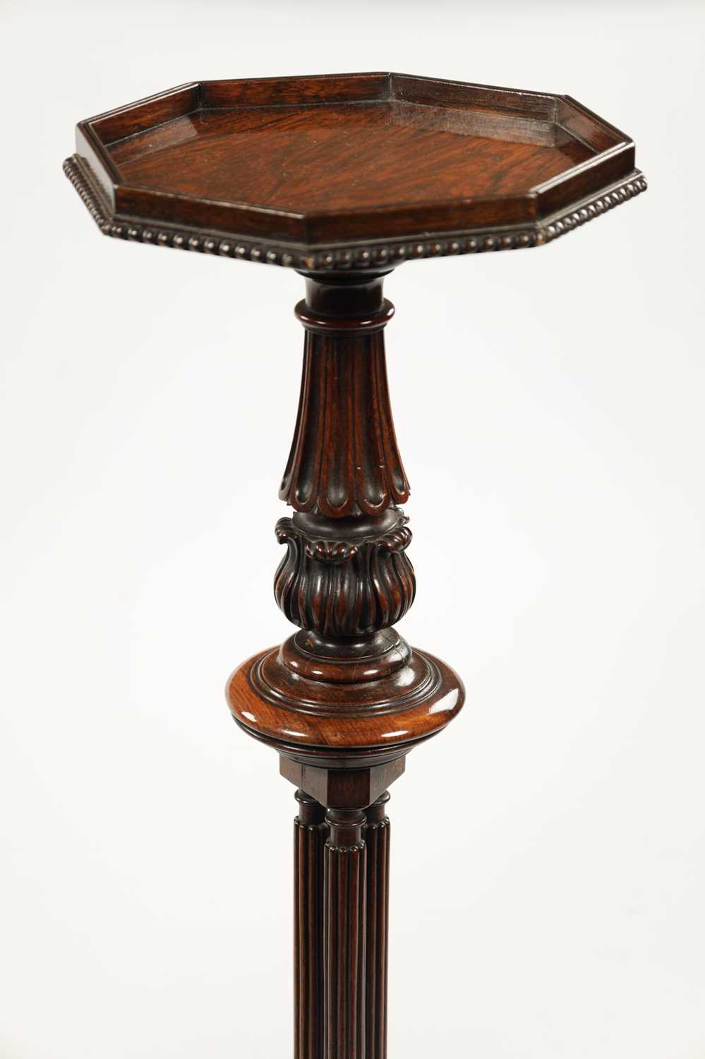 A MATCHED PAIR OF LATE REGENCY ROSEWOOD WINE TABLES IN THE MÄNNER OF GILLOWS - Image 2 of 12