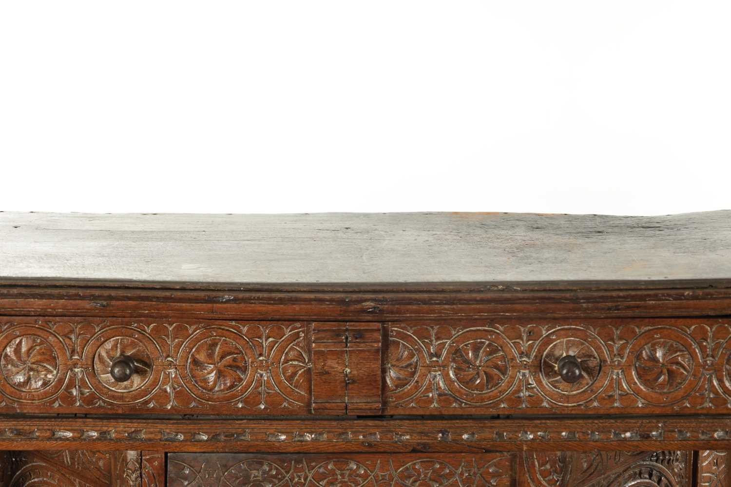 A 17TH CENTURY CARVED OAK BUFFET - Image 4 of 9