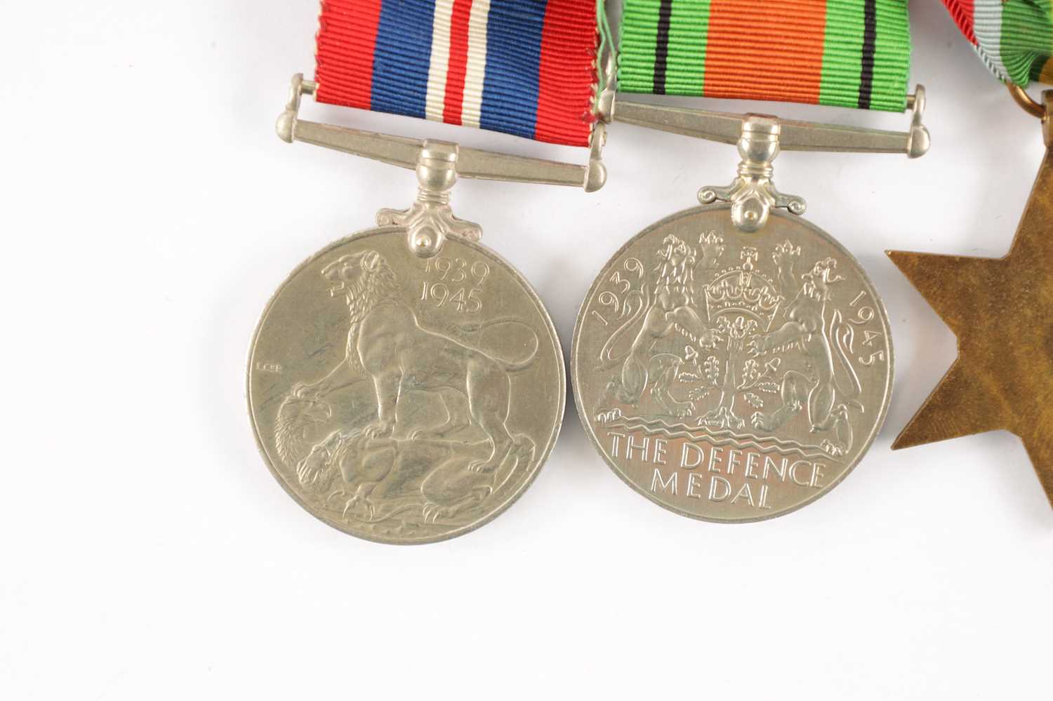 A GROUP OF FIVE WW2 MEDALS - Image 5 of 5