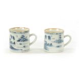 A PAIR OF 18TH CENTURY CHINESE BLUE AND WHITE MUGS