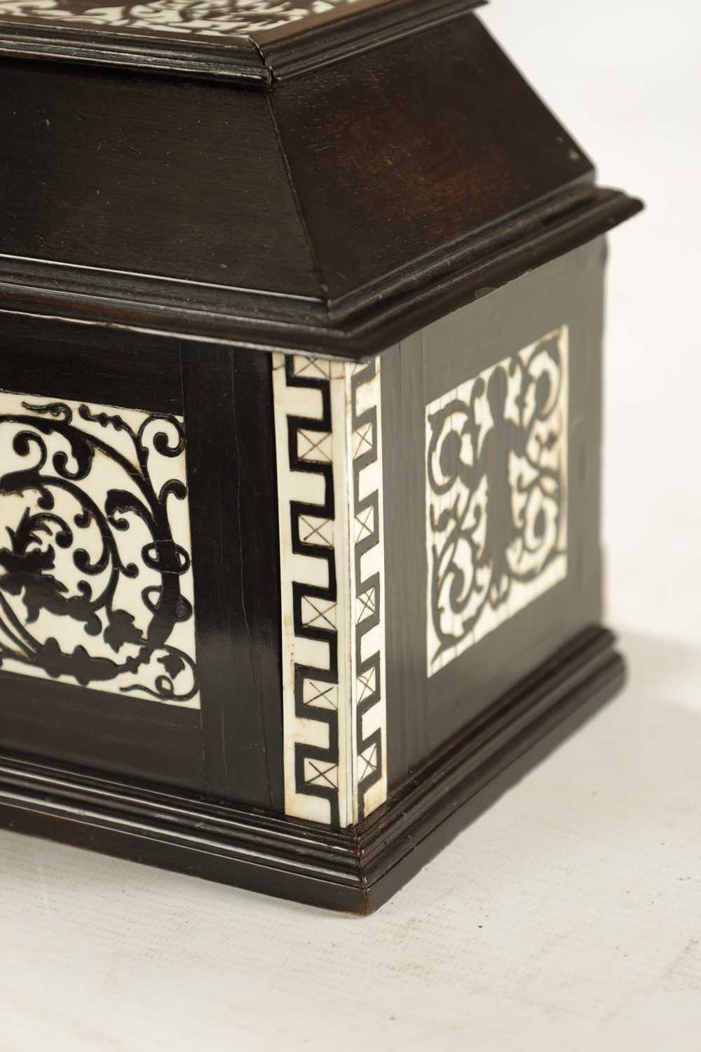 A 17TH CENTURY GERMAN EBONY AND IVORY MINIATURE TABLE CABINET - Image 4 of 19