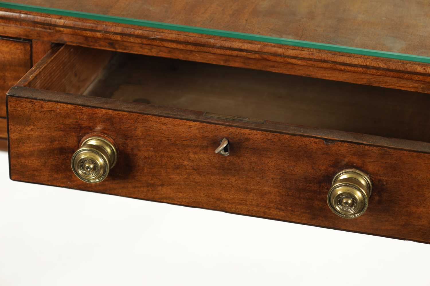 A REGENCY MAHOGANY TWO DRAWER SOFA TABLE - Image 5 of 6