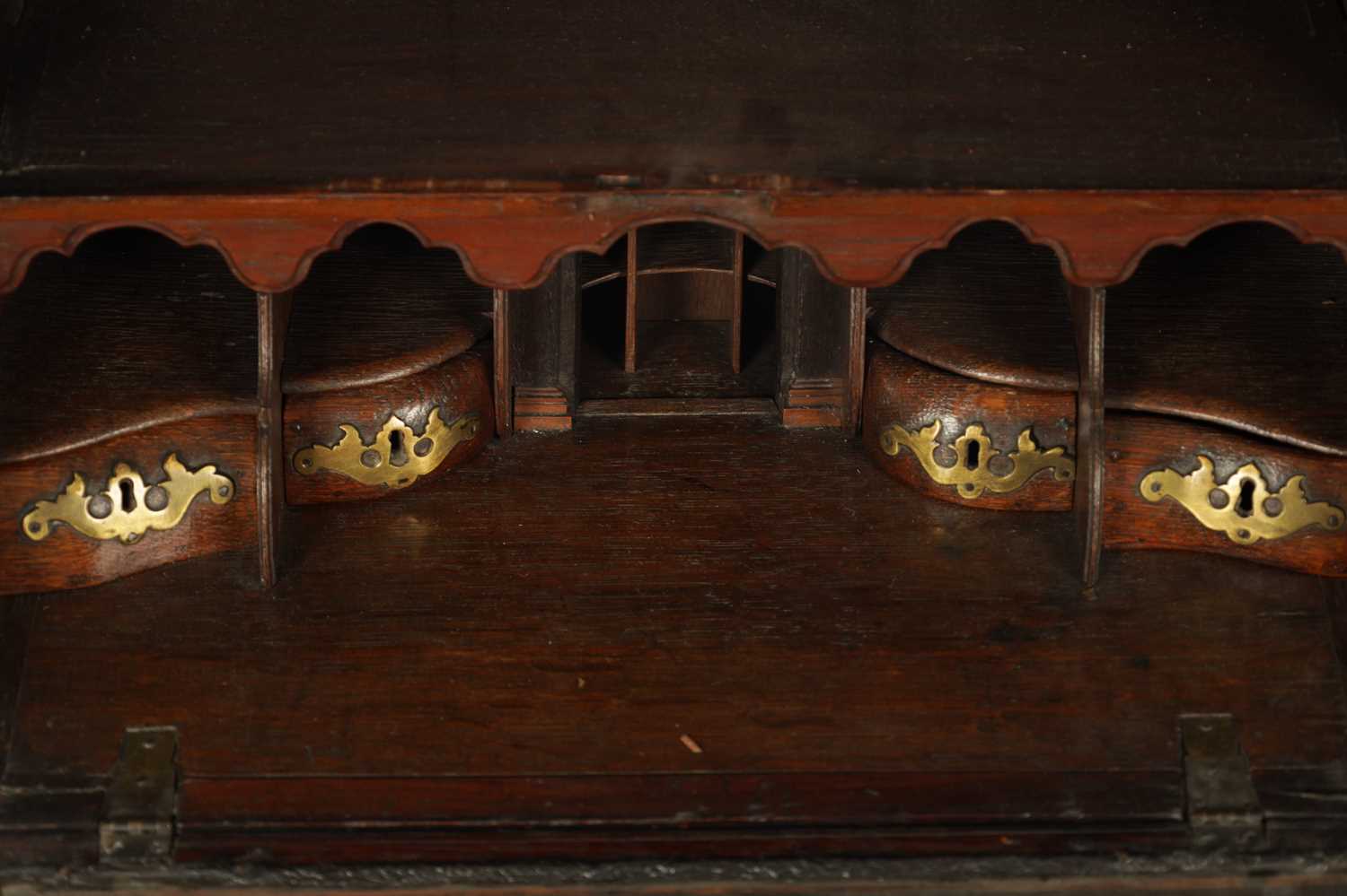 AN 18TH CENTURY APPRENTICE MINIATURE BUREAU BOOKCASE - Image 5 of 8