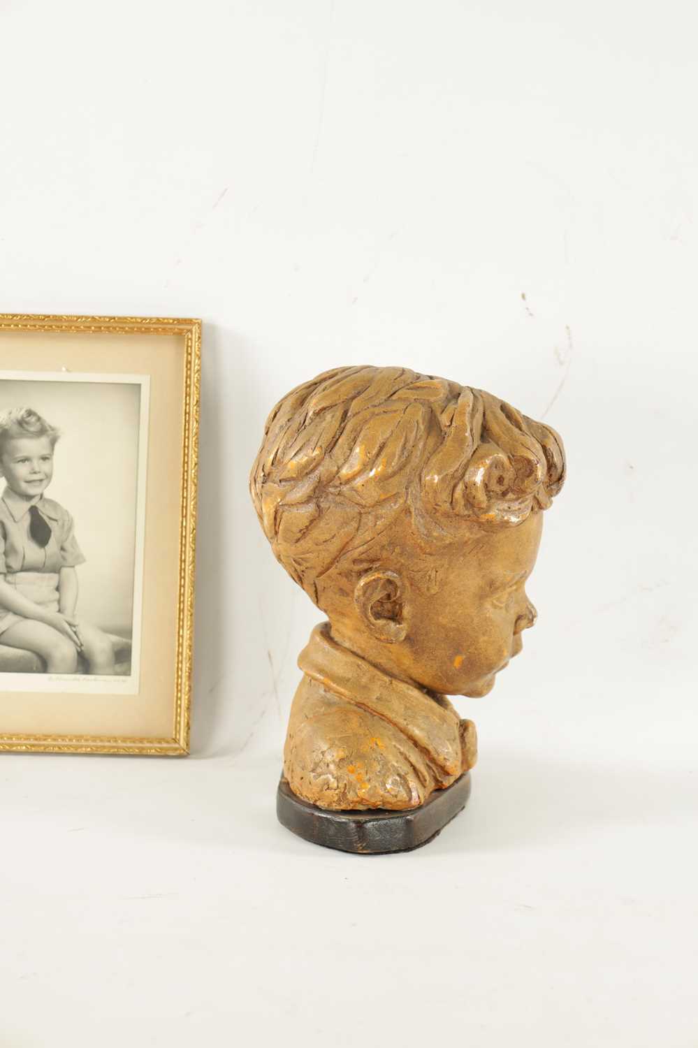 A 20TH CENTURY POTTERY BUST OF ALFRED FRANCES OBE AS A CHILD - Image 5 of 7