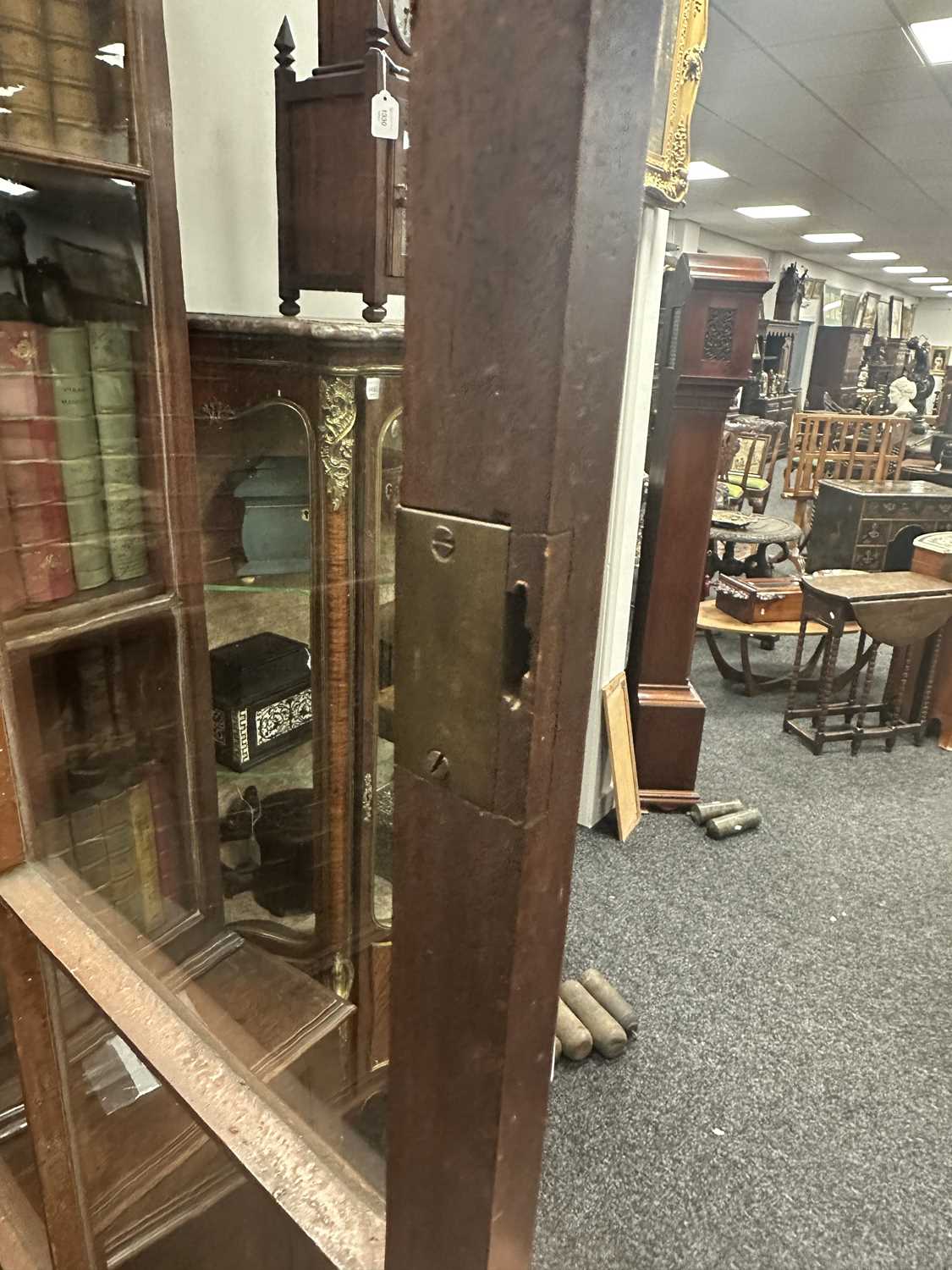 A RARE SMALL SIZED GEORGE II MAHOGANY BREAKFRONT LIBRARY BOOKCASE - Image 19 of 24