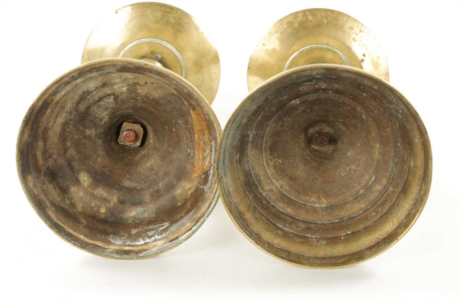 A LARGE PAIR OF 18TH CENTURY BRASS CANDLESTICKS - Image 9 of 9