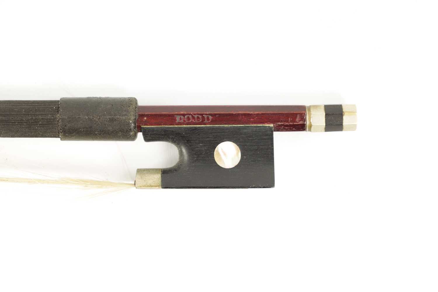 AN OLD VIOLIN BOW SIGNED DODD - Image 2 of 9