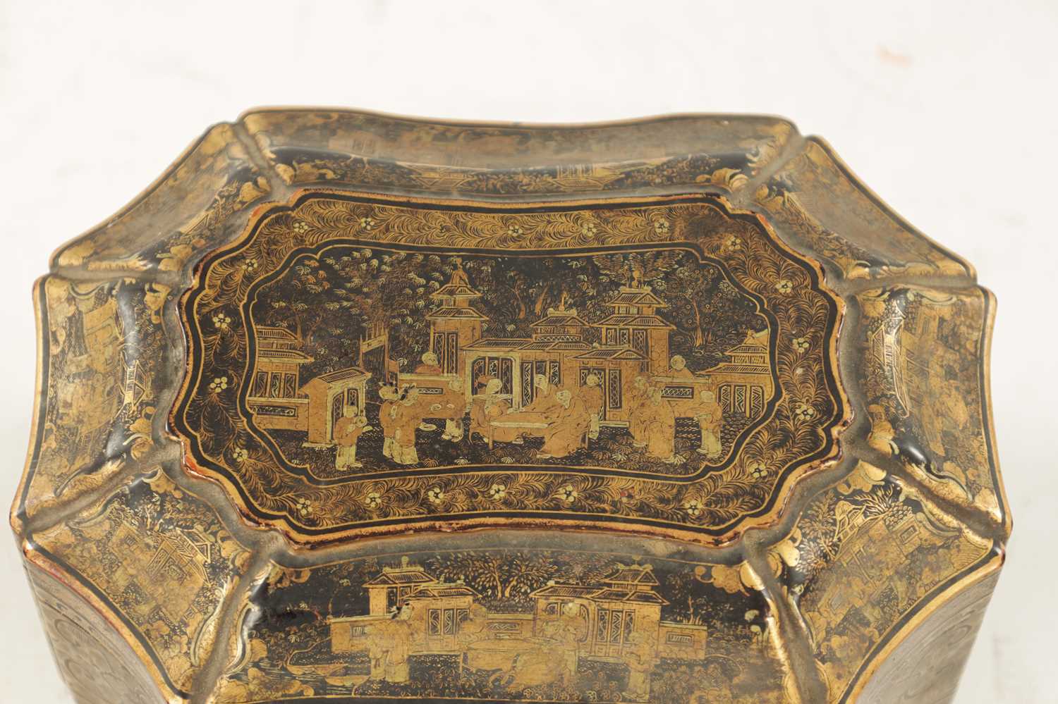 A GOOD 19TH CENTURY CHINESE EXPORT LACQUER WORK TEA CADDY - Image 4 of 13