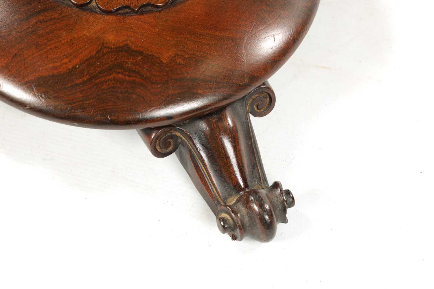 A 19TH CENTURY ROSEWOOD REVOLVING MUSIC CHAIR - Image 8 of 9
