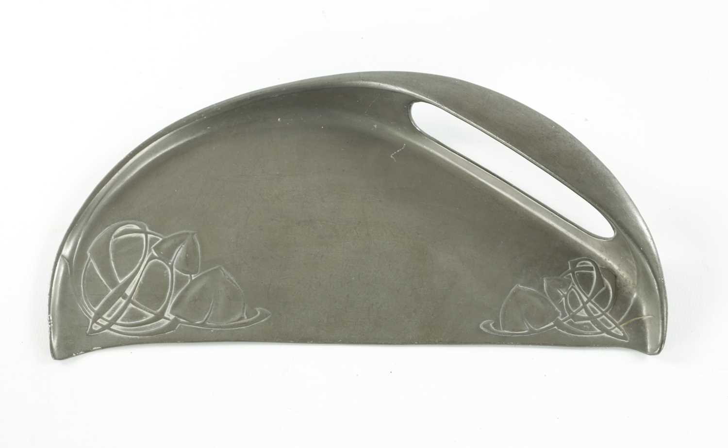 A LATE 19TH CENTURY PEWTER ARCHIBALD KNOX CRUMB TRAY - Image 3 of 8