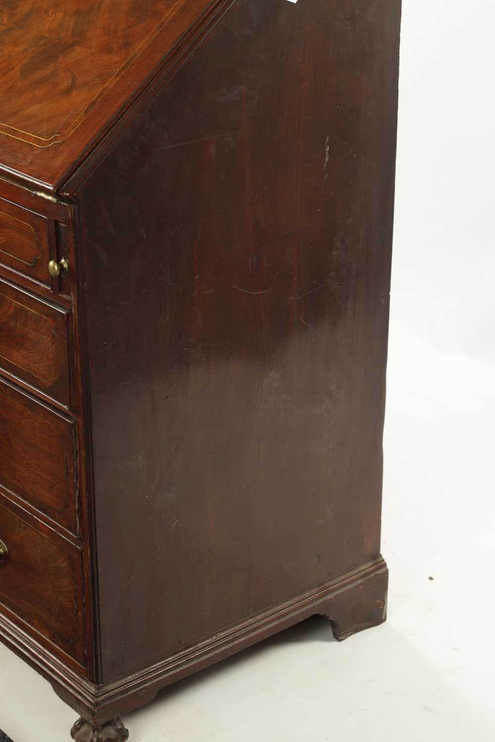 AN IMPORTANT FINE GEORGE II BRASS INLAID FIGURED MAHOGANY BUREAU ATTRIBUTED TO JOHN CHANNON - Image 15 of 16