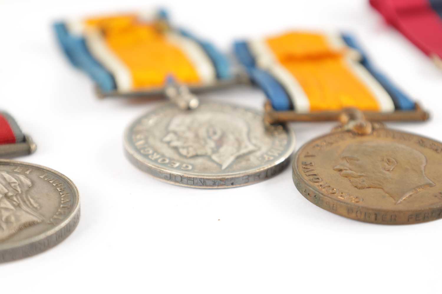 A COLLECTION OF FIVE WAR MEDALS - Image 8 of 13