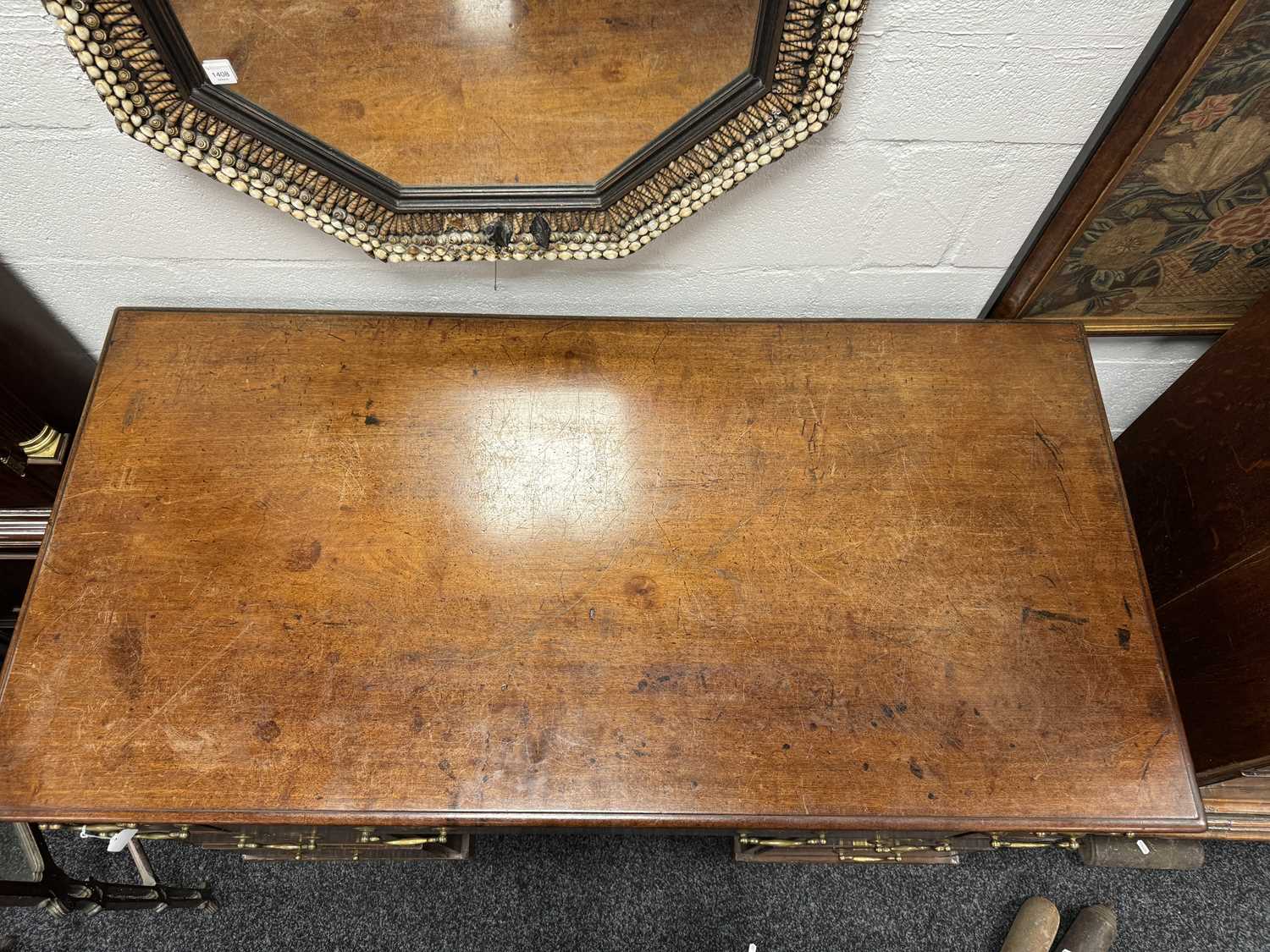 A GEORGE III MAHOGANY LIBRARY DESK - Image 11 of 15