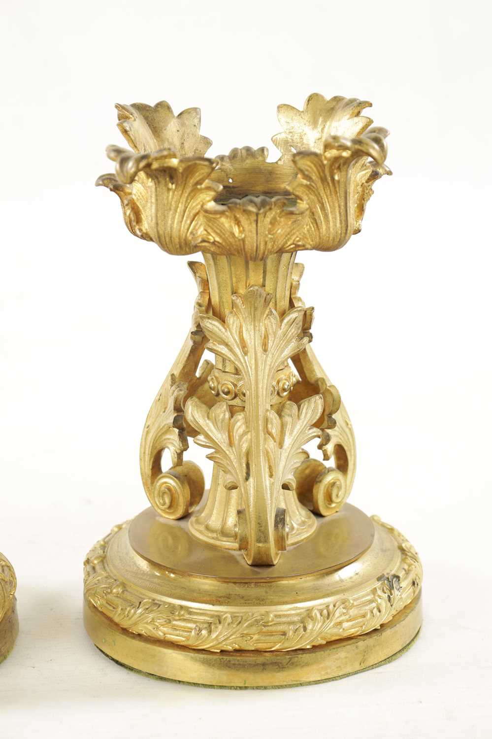 A PAIR OF EARLY 19TH CENTURY GILT ORMOLU FIRE DOGS - Image 4 of 5