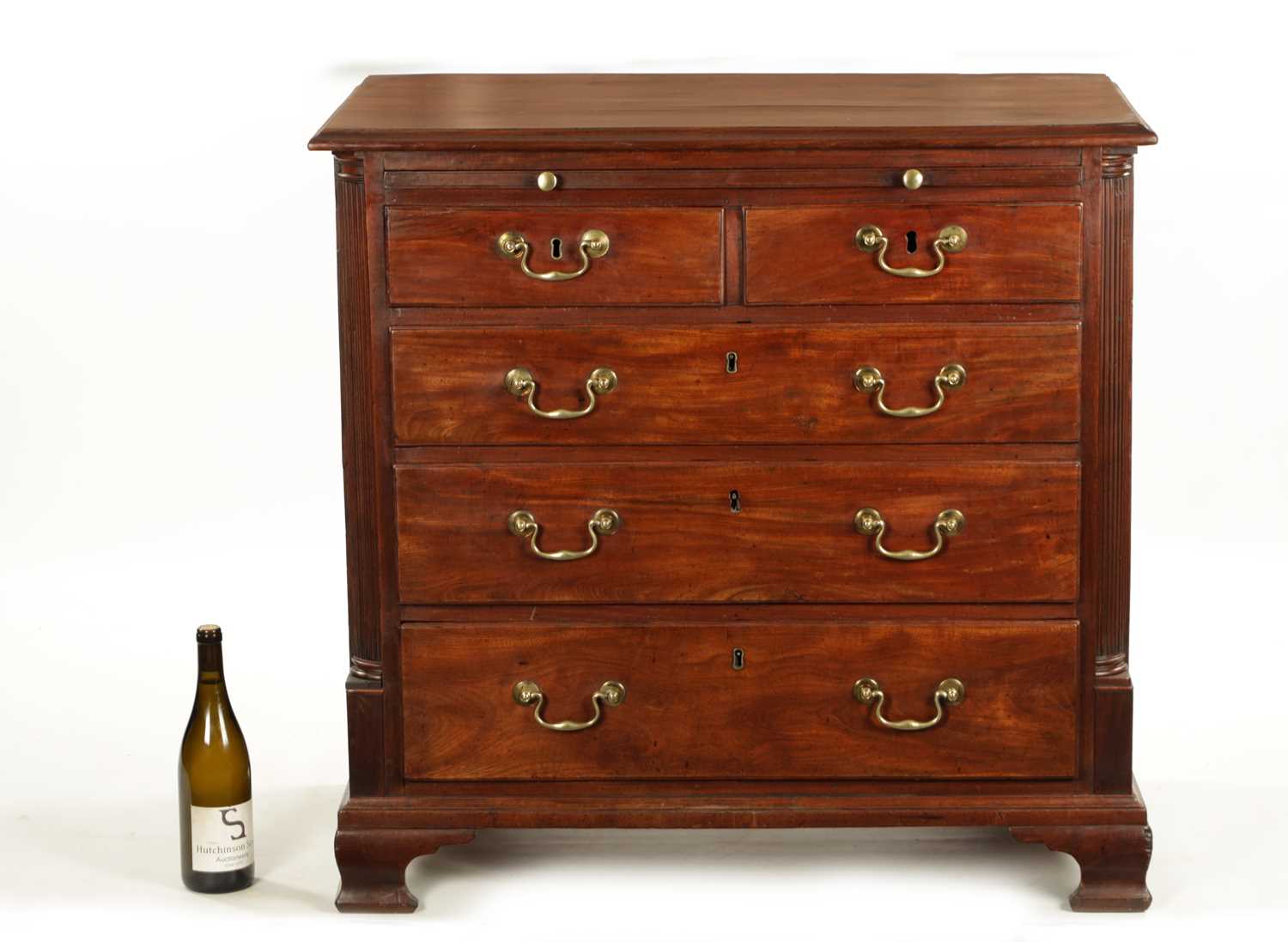A GEORGE III MAHOGANY LANCASHIRE CHEST OF DRAWERS - Image 7 of 9
