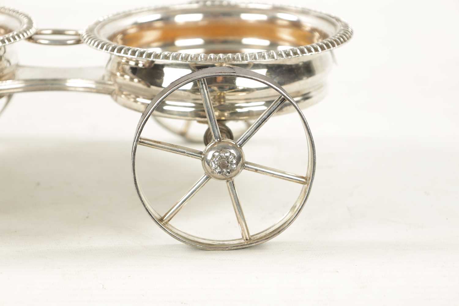 A 19TH CENTURY NOVELTY SILVER PLATED TABLE TOP DOUBLE COASTER TROLLEY FORMED AS A CARRIAGE - Image 3 of 7