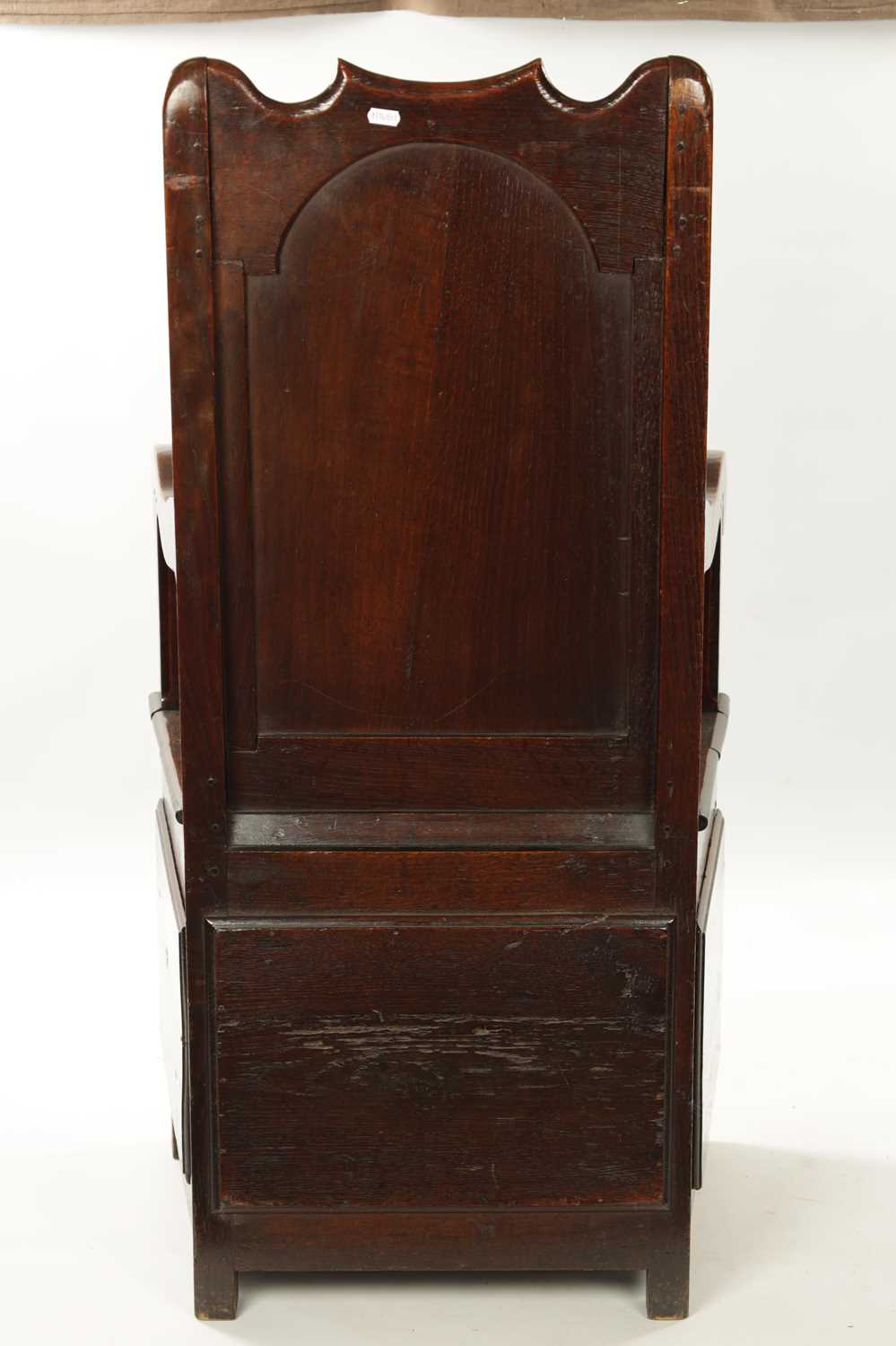 AN EARLY 18TH CENTURY JOINED OAK LAMBING CHAIR - Image 6 of 6
