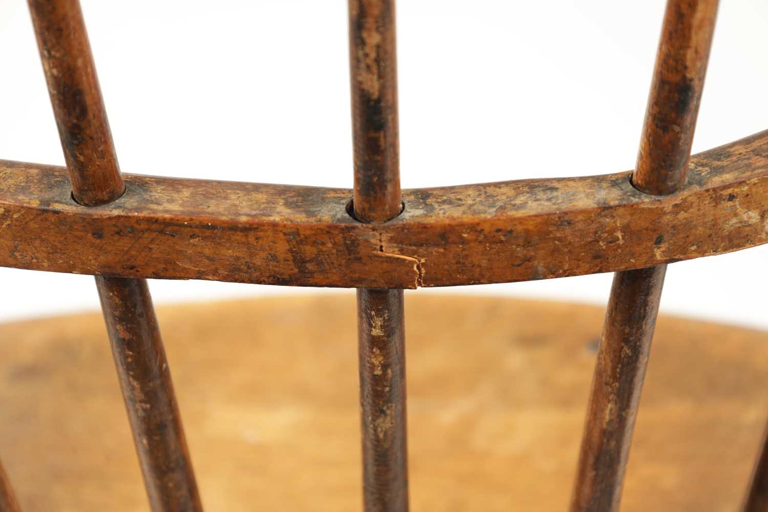 A 19TH CENTURY AMERICAN PRIMITIVE STICK BACK WINDSOR CHAIR - Image 9 of 10
