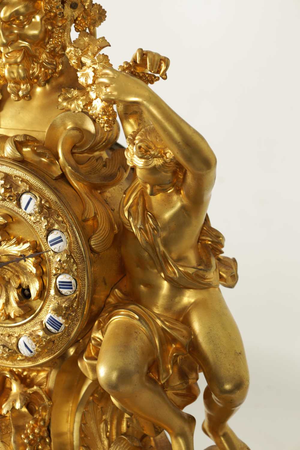 A FINE QUALITY MID 19TH CENTURY FRENCH ORMOLU FIGURAL MANTEL CLOCK - Image 6 of 11