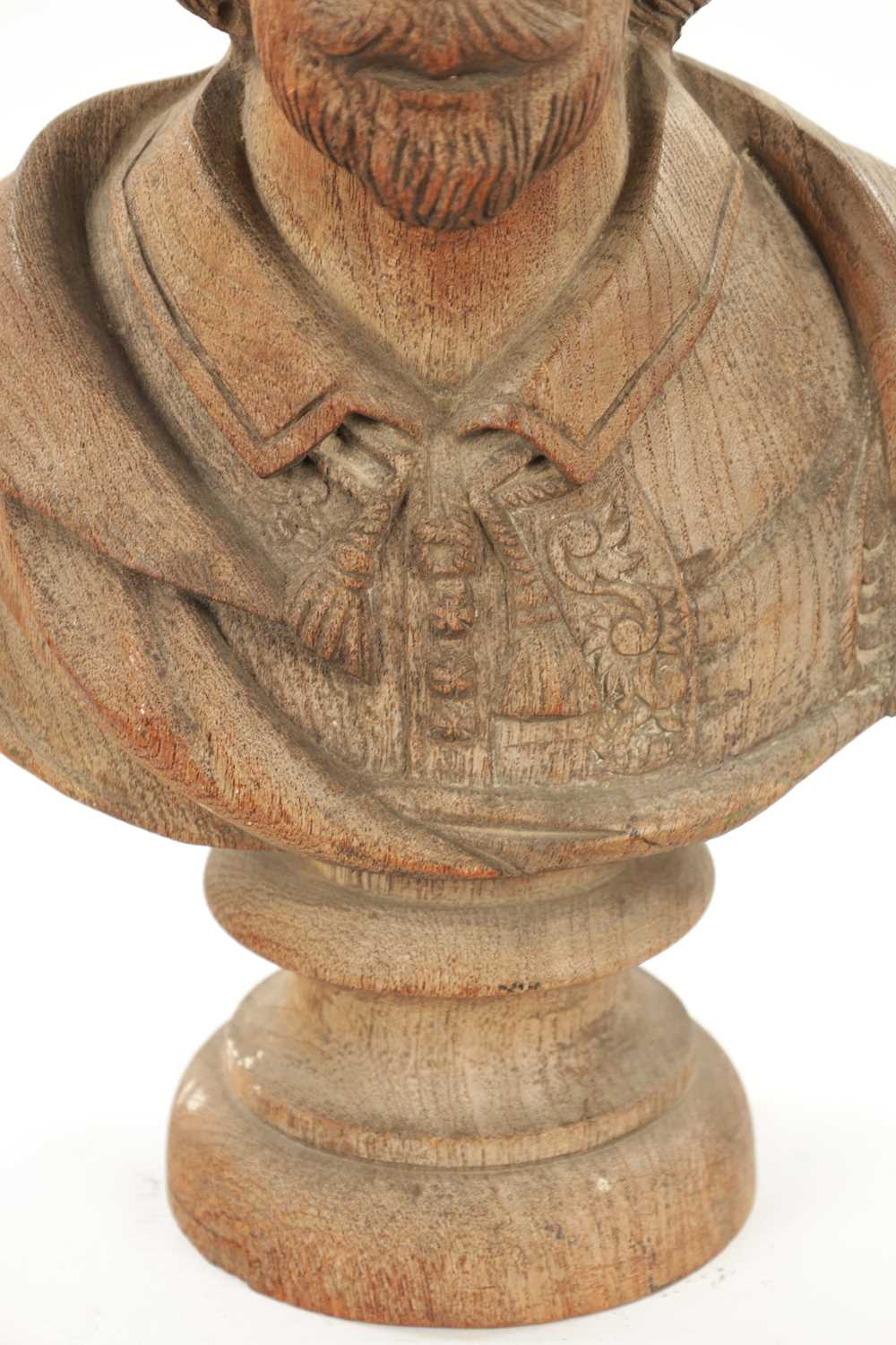 A LATE 19TH CENTURY CARVED WOODEN BUST OF SHAKESPEARE - Image 4 of 8