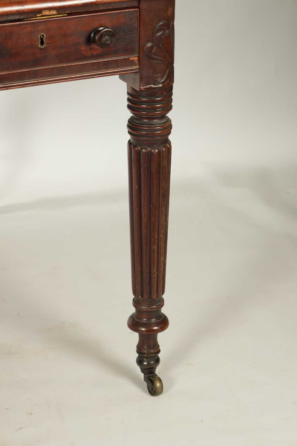A WILLIAM IV MAHOGANY LIBRARY TABLE OF SMALL SIZE - Image 6 of 8