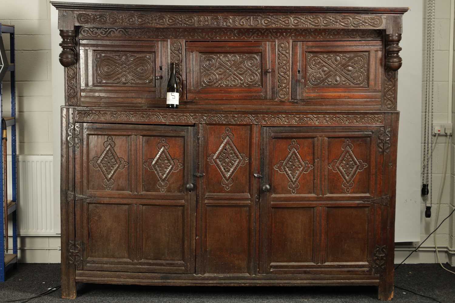 A GOOD LATE 17TH CENTURY OVERSIZED CARVED OAK WESTMORLAND COURT CUPBOARD DATED 1673 - Image 8 of 8