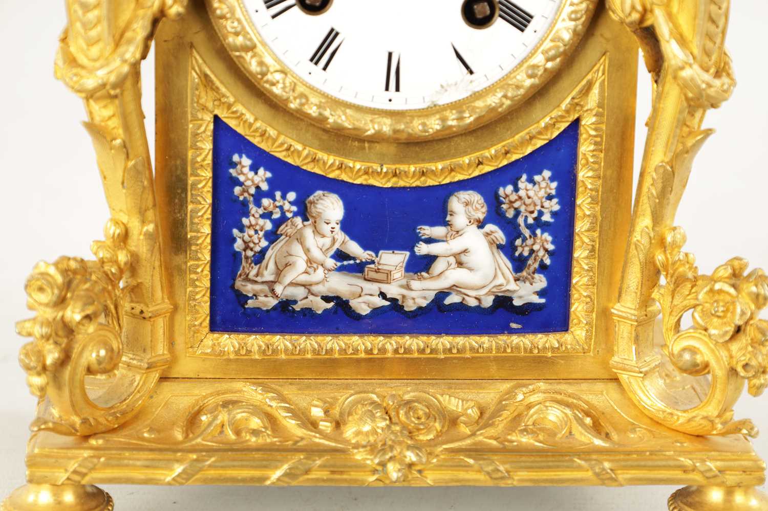 LEROY A PARIS. A 19TH CENTURY FRENCH ORMOLU AND PORCELAIN PANELLED MANTEL CLOCK - Image 6 of 10