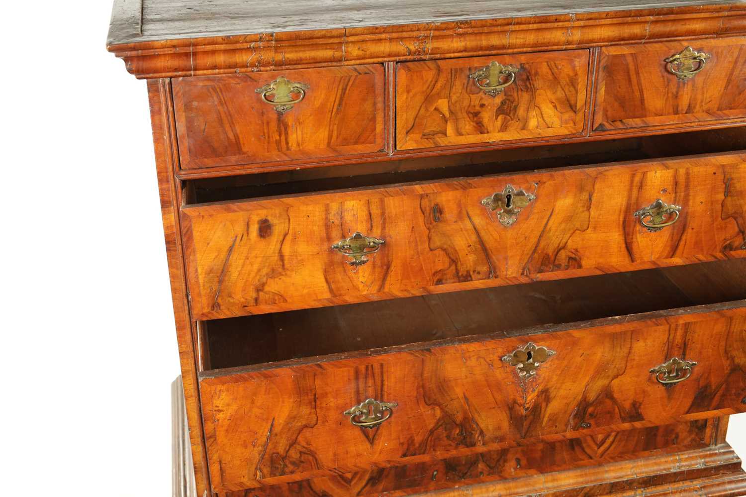 AN EARLY 18TH CENTURY WALNUT CHEST ON STAND - Image 4 of 16