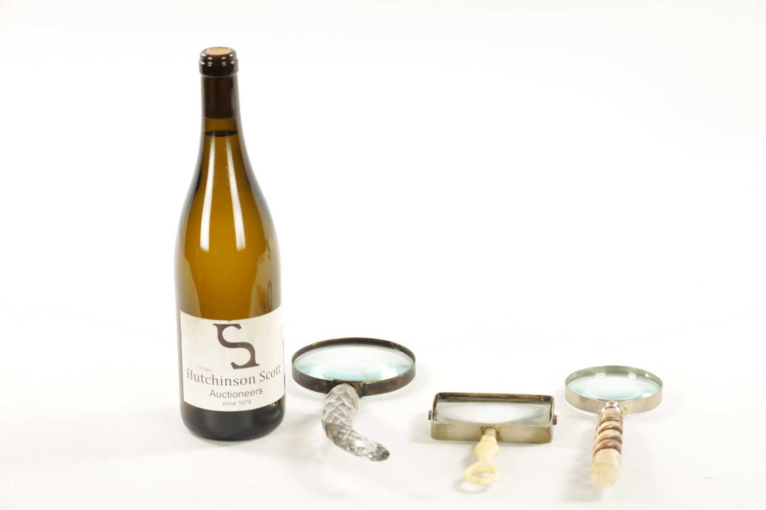 A COLLECTION OF THREE 19TH/20TH CENTURY MAGNIFYING GLASSES - Image 5 of 5