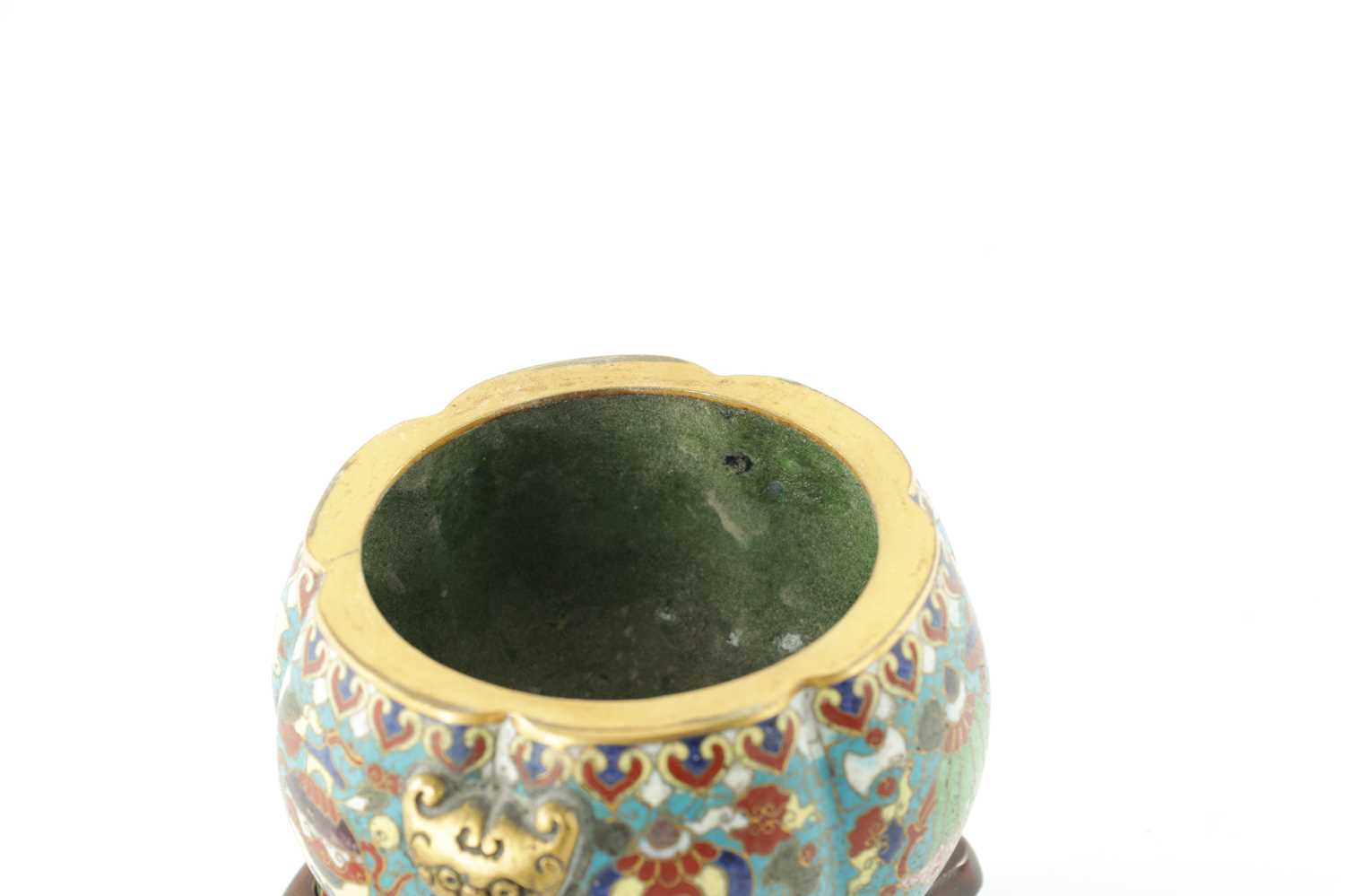 A GOOD EARLY 19TH CENTURY CHINESE CLOISONNÉ INCENSE BURNER - Image 5 of 8