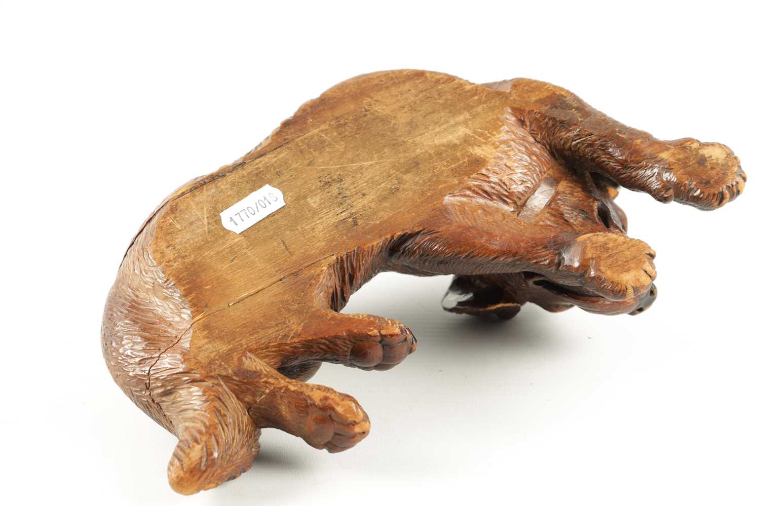 A 19TH CENTURY BLACK FOREST CARVED LINDEN WOOD DOG SCULPTURE - Image 7 of 7