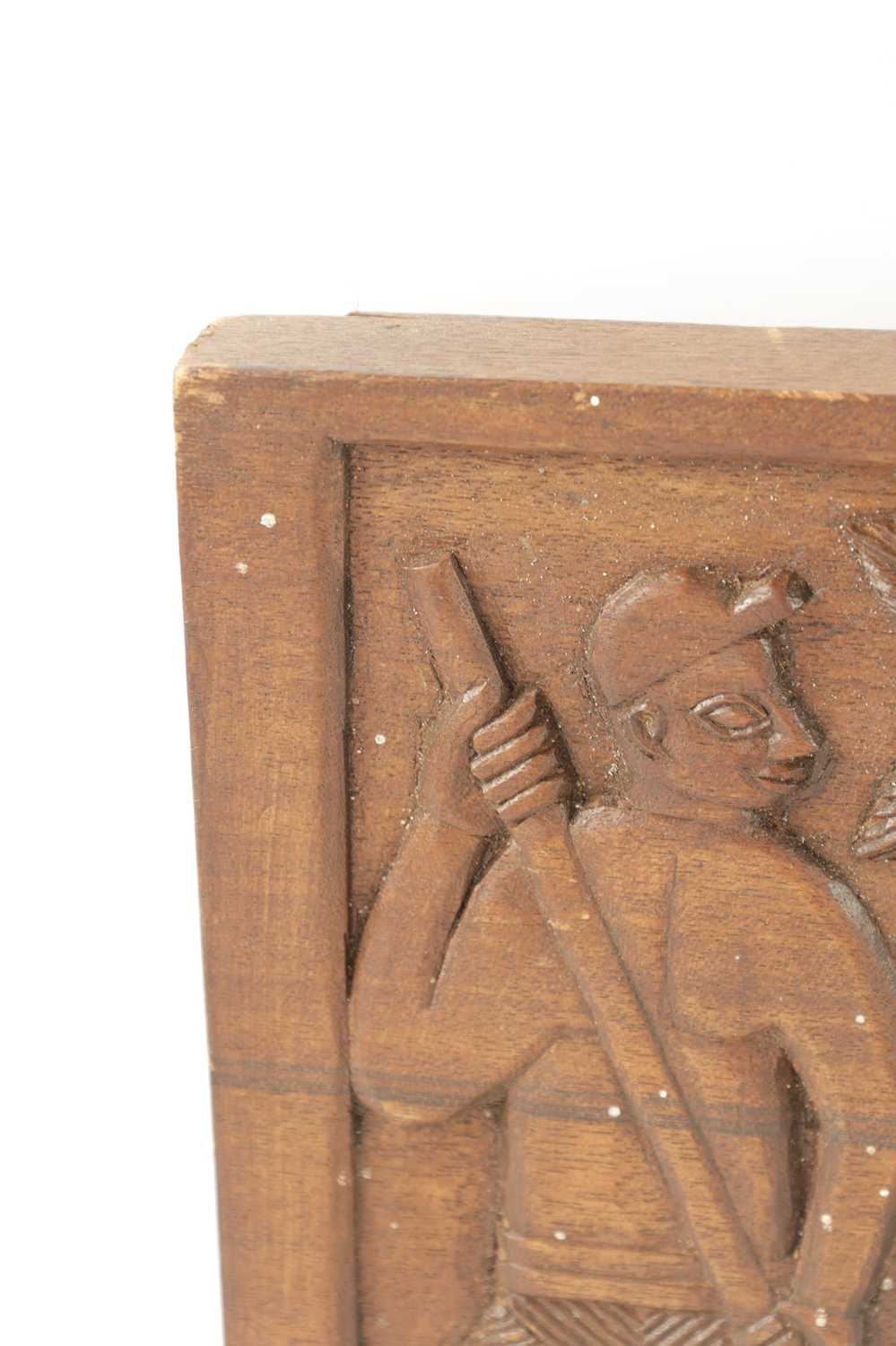 A CAMEROON CARVED HARDWOOD PLAQUE OF SLAVES - Image 7 of 8