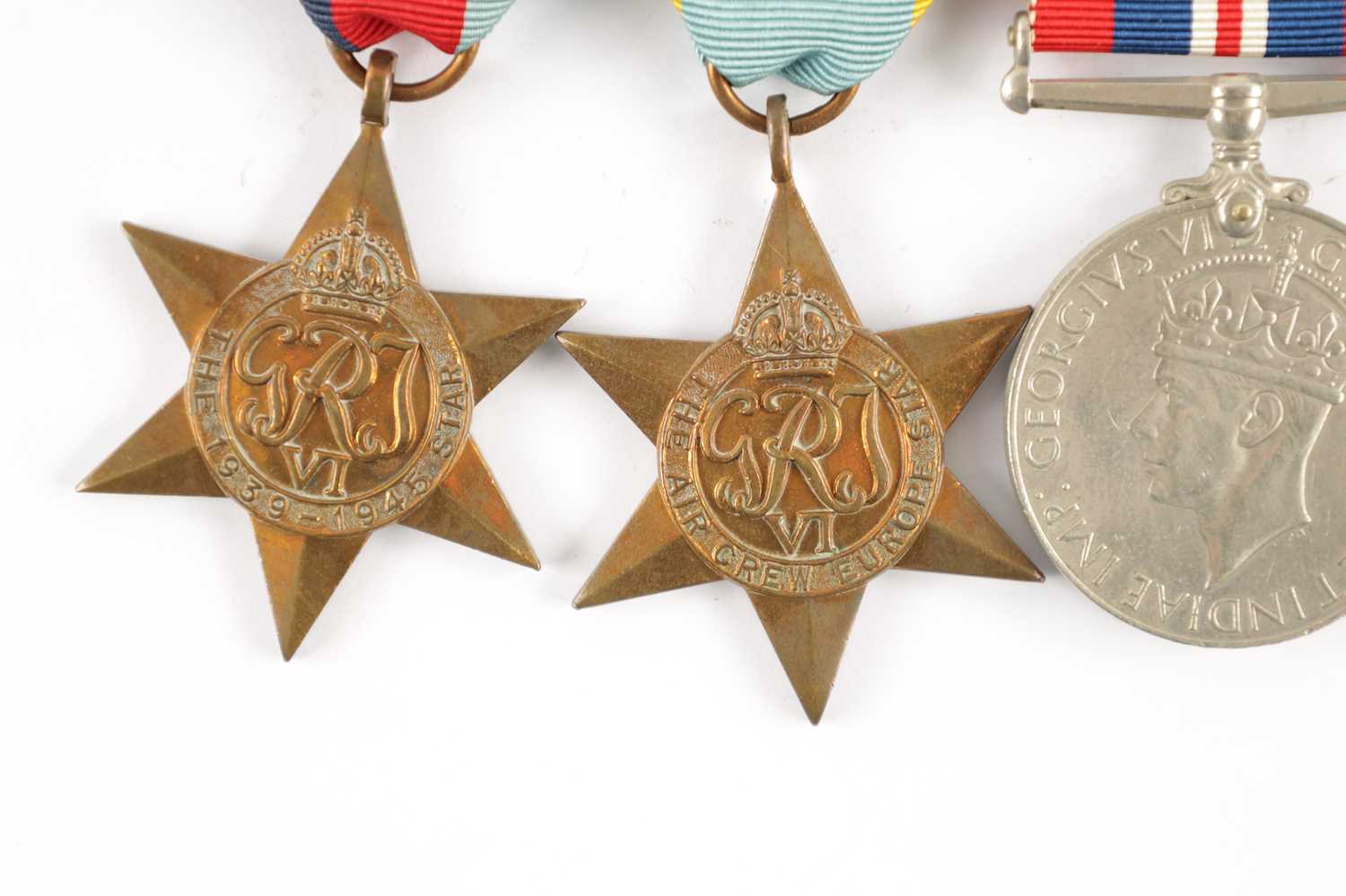 A GROUP OF FOUR WW2 MEDALS - Image 2 of 7