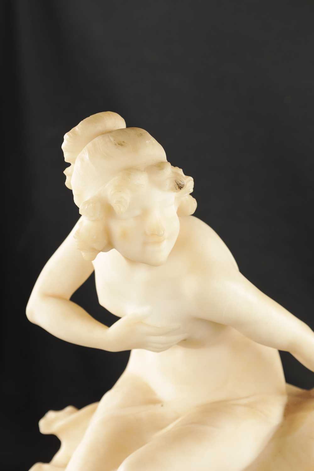 AN ART NOUVEAU CARVED ALABASTER FIGURE OF A SEMI-NUDE LADY - Image 2 of 6