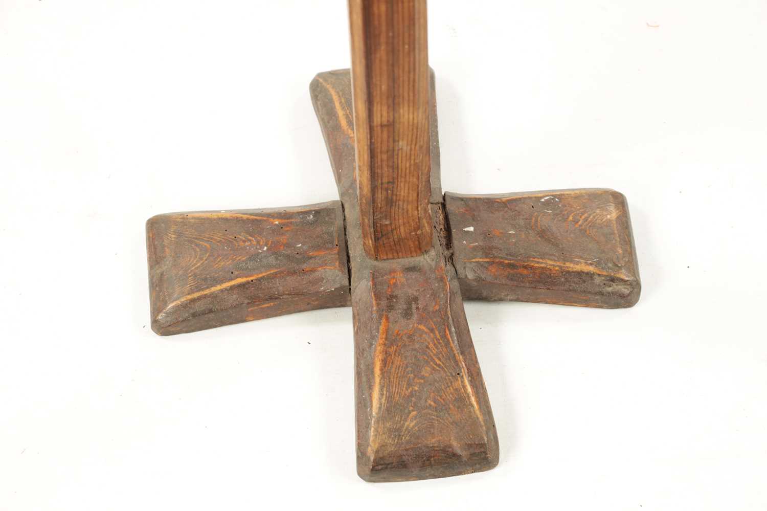 AN 18TH CENTURY PINE AND WROUGHT IRON RUSTIC CANDLESTICK ON STAND - Image 4 of 6