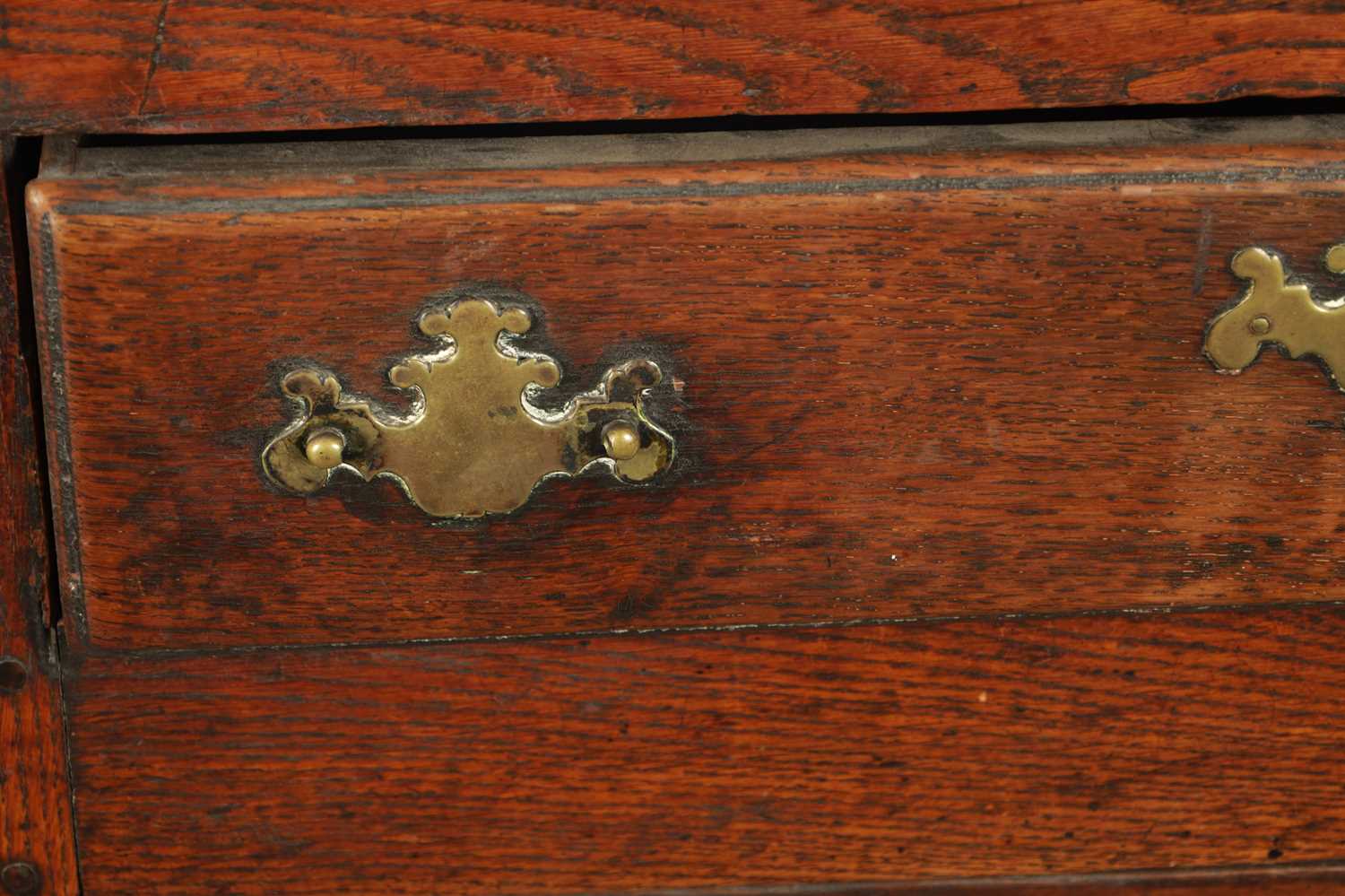 AN EARLY 18TH CENTURY OAK TWO DRAWER DRESSER BASE - Image 4 of 9