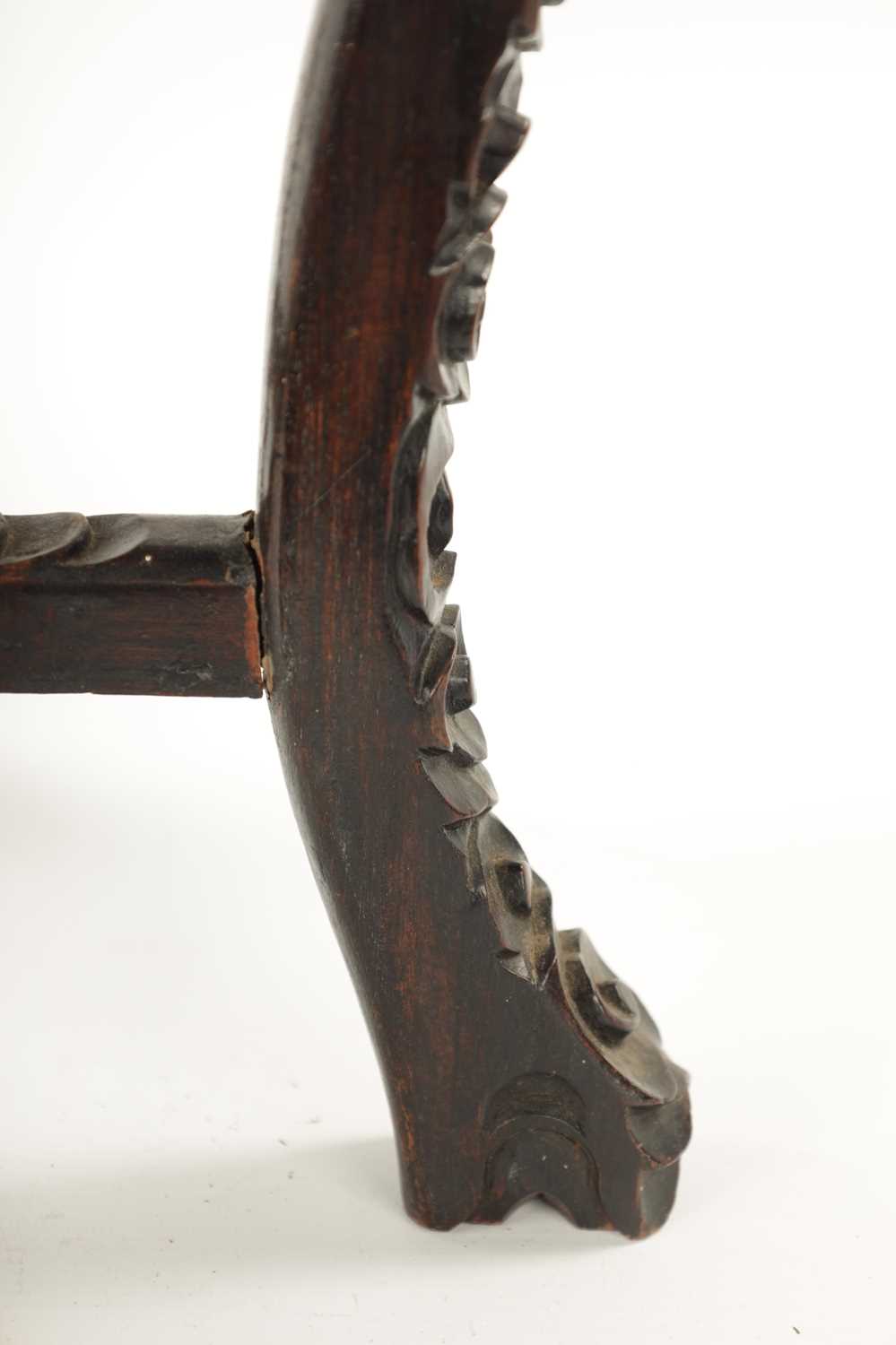 A 19TH CENTURY CHINESE HARDWOOD JARDINIERE STAND WITH CANTON PORCELAIN TOP - Image 8 of 10