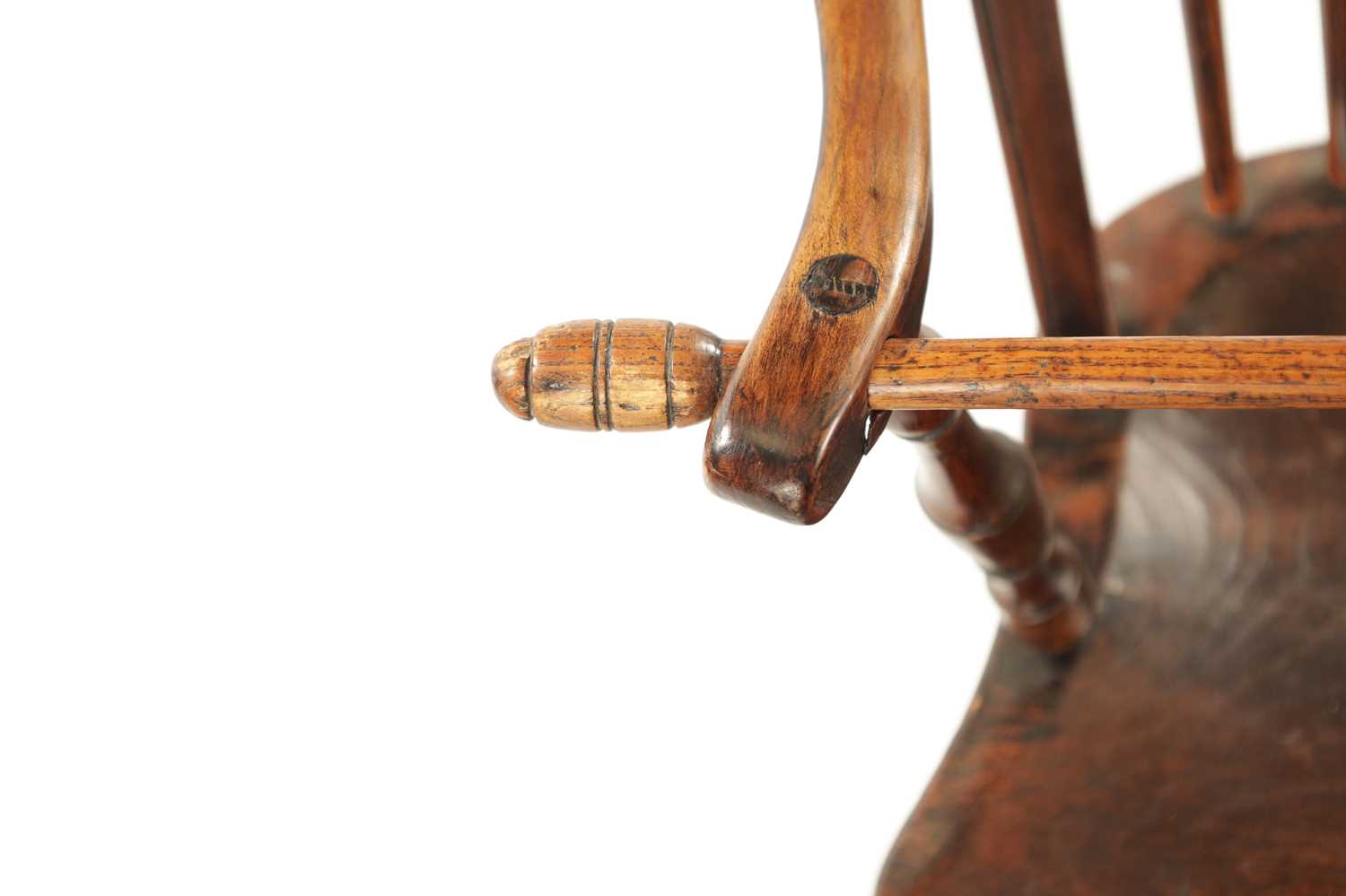 A 19TH CENTURY FRUITWOOD CHILDREN’S SPINDLE BACK HIGH CHAIR - Image 4 of 7